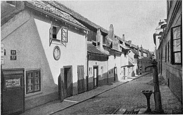 3(b). Prague: the street of the Alchemists